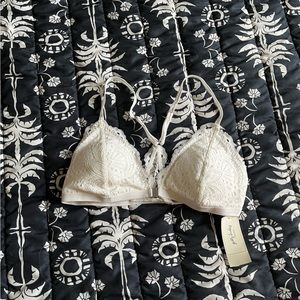 NWT Gilly Hicks Lace Triangle Bralette